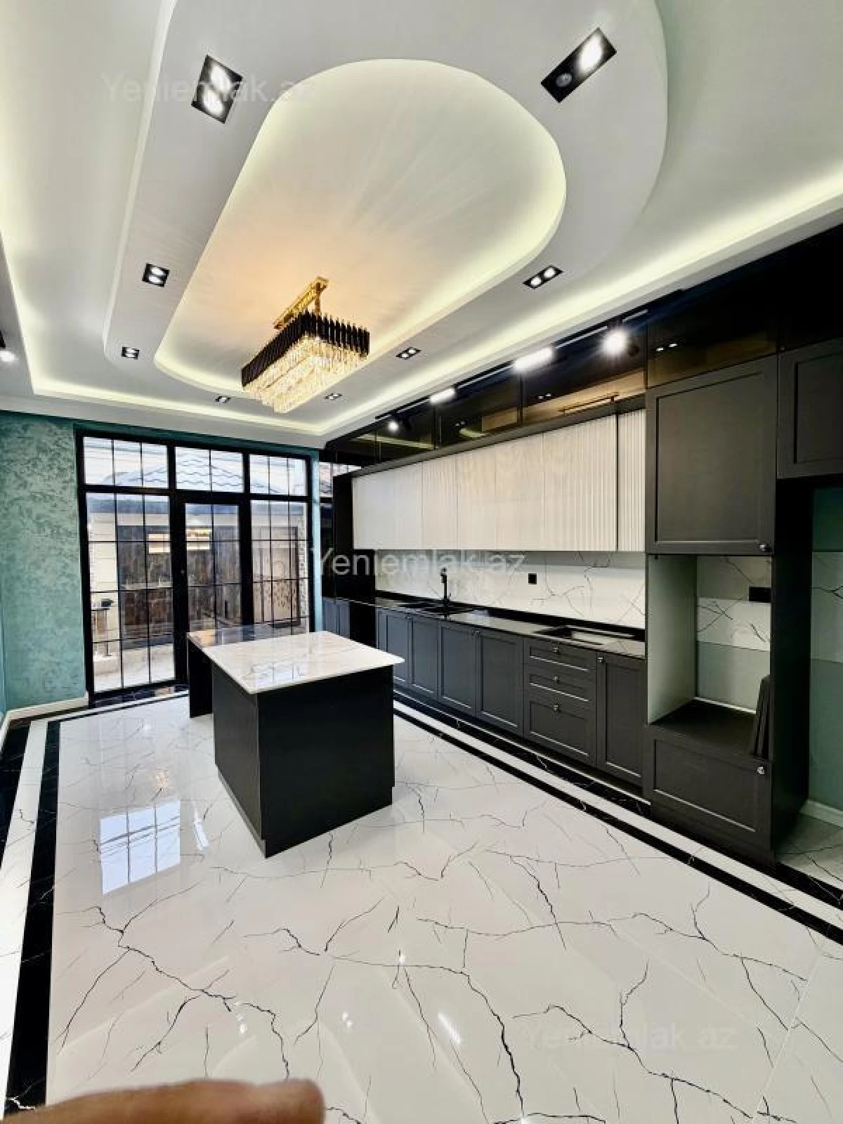 Satılır 5 otaqlı həyət evi 200 m²