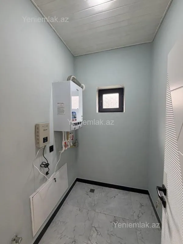Satılır 5 otaqlı həyət evi 200 m²