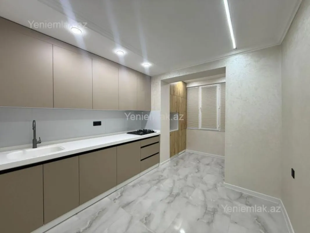 Satılır 3 otaqlı köhnə tikili 80 m²