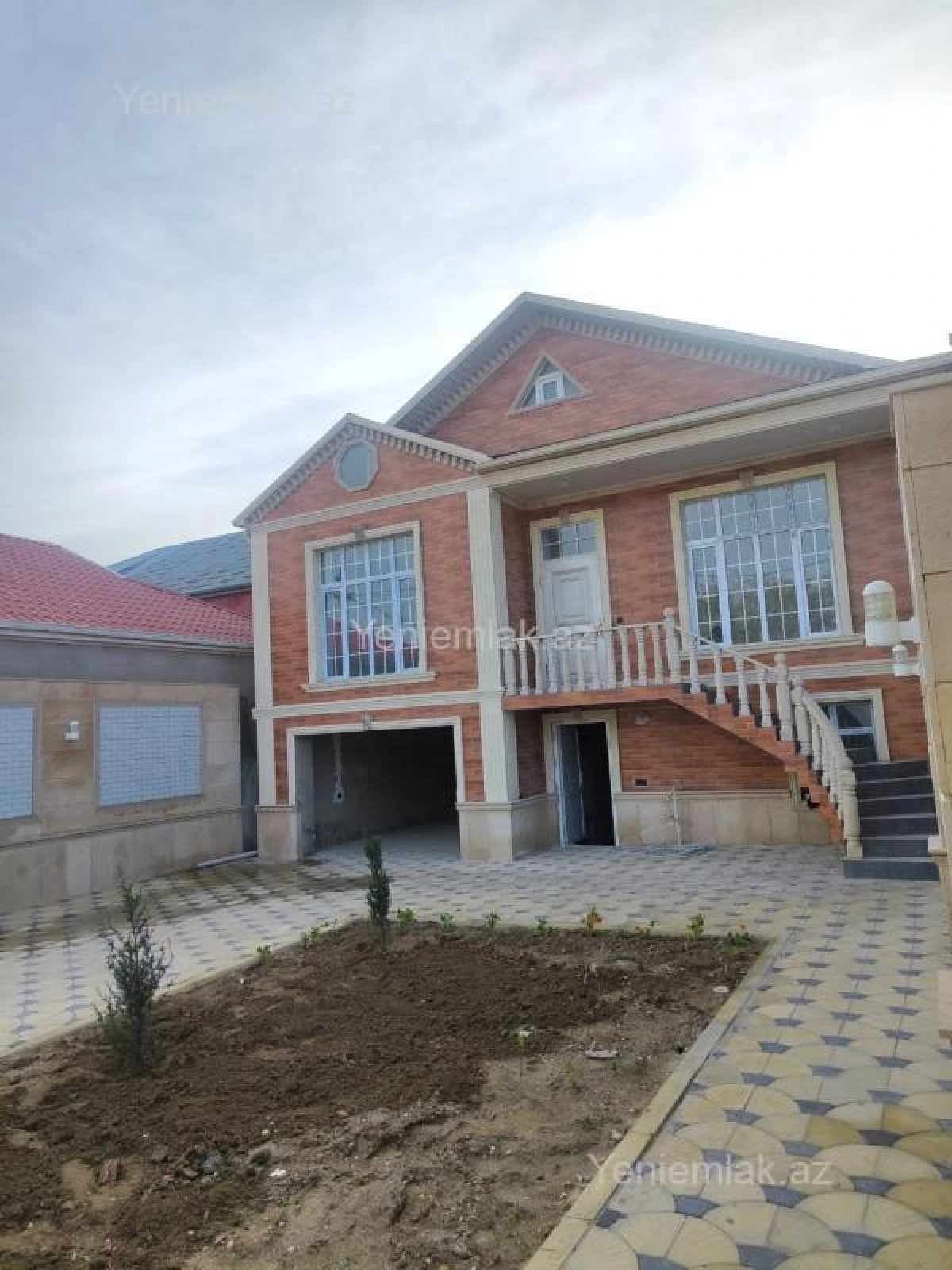 Satılır 4 otaqlı həyət evi 190 m²