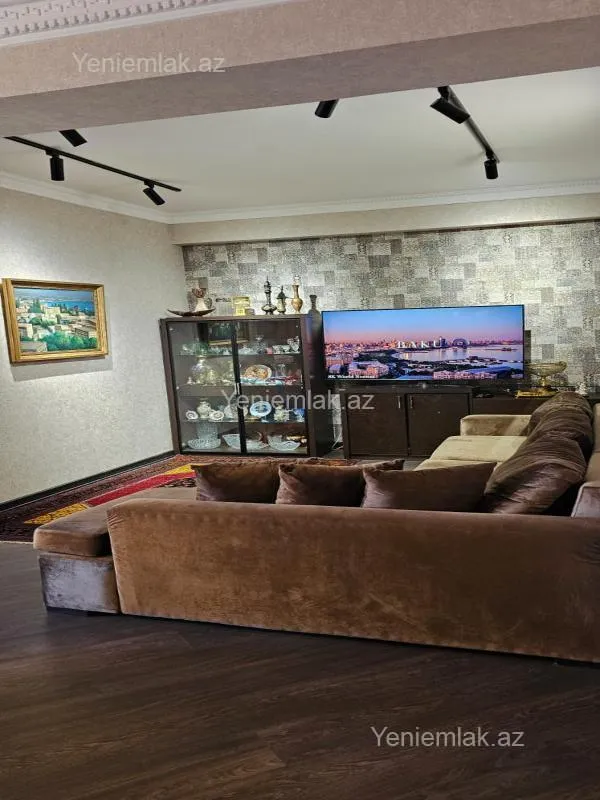 Satılır 3 otaqlı yeni tikili 105 m²
