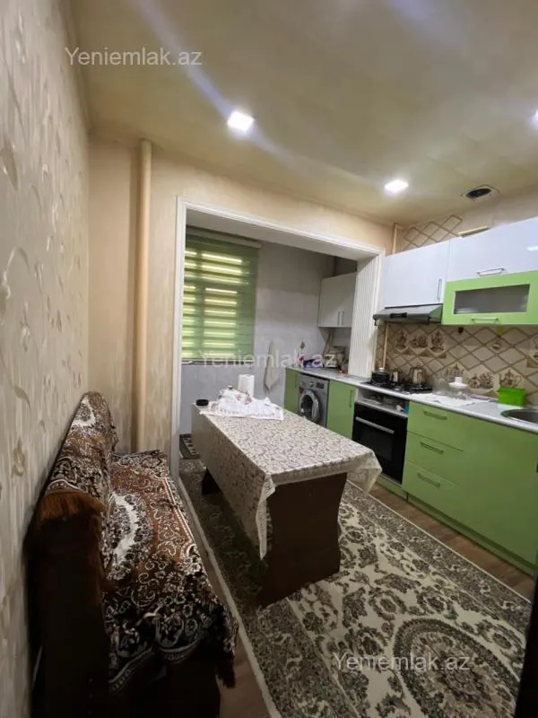 Satılır 5 otaqlı köhnə tikili 130 m²