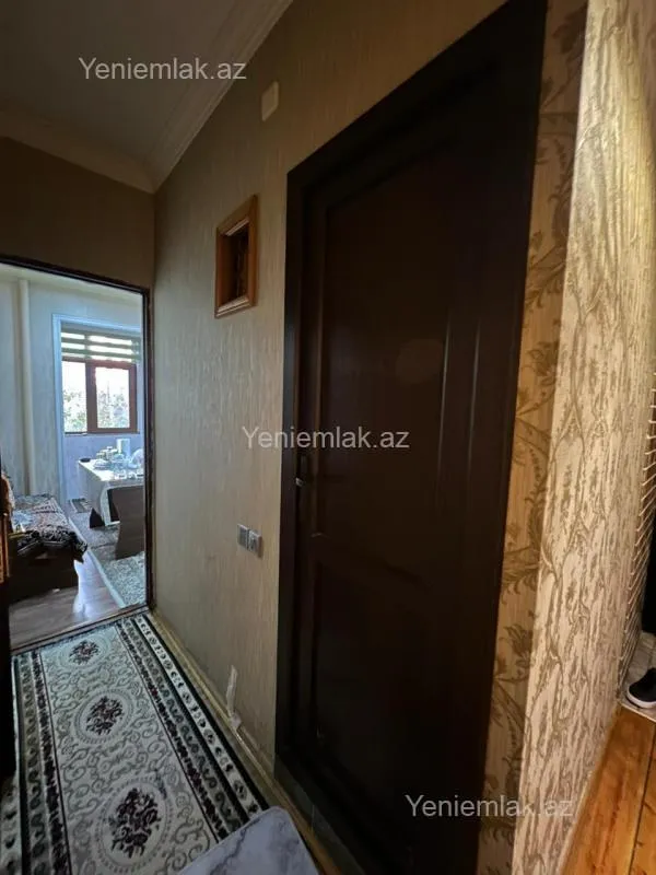 Satılır 5 otaqlı köhnə tikili 130 m²