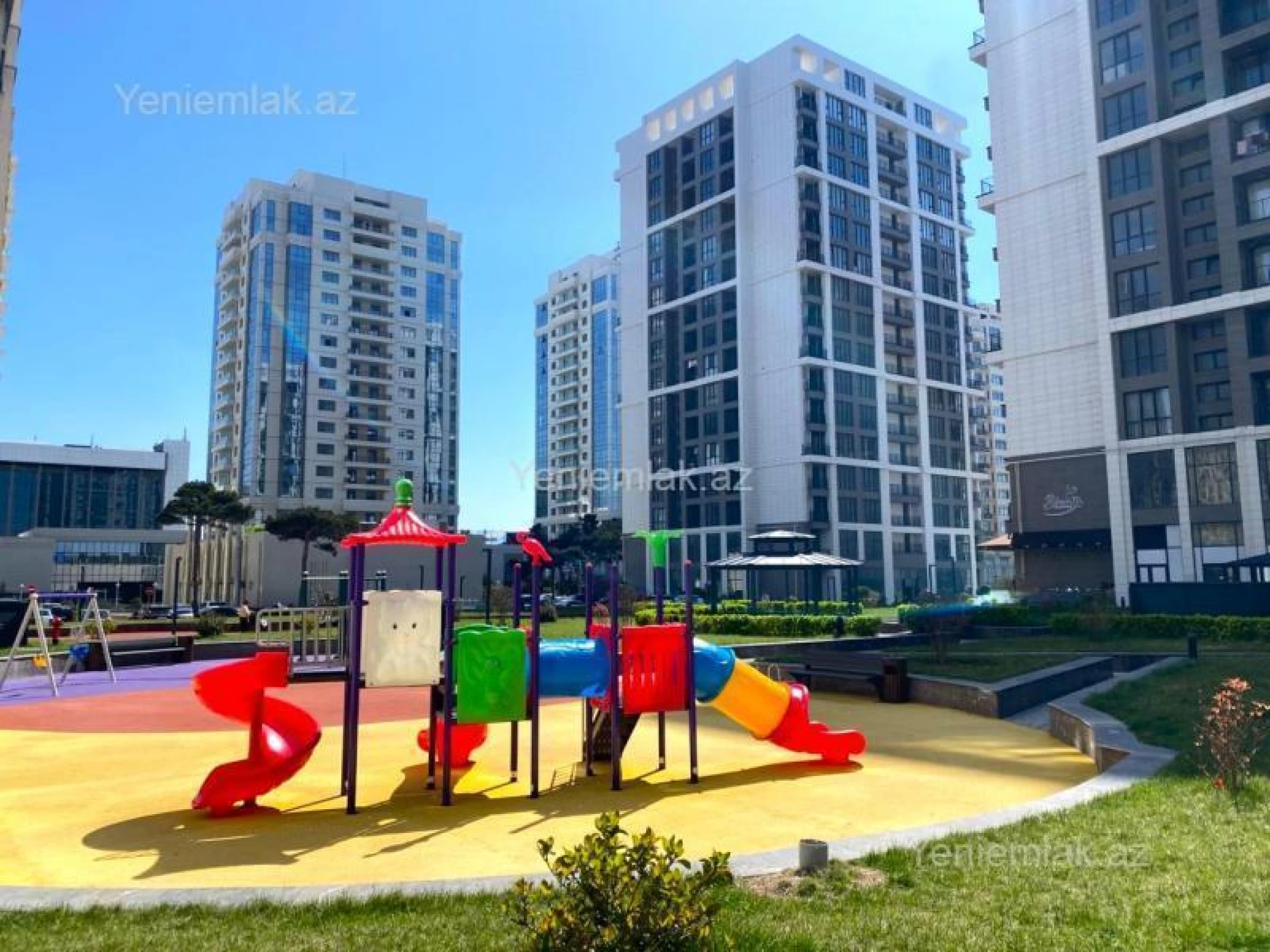 Satılır 2 otaqlı yeni tikili 72 m²