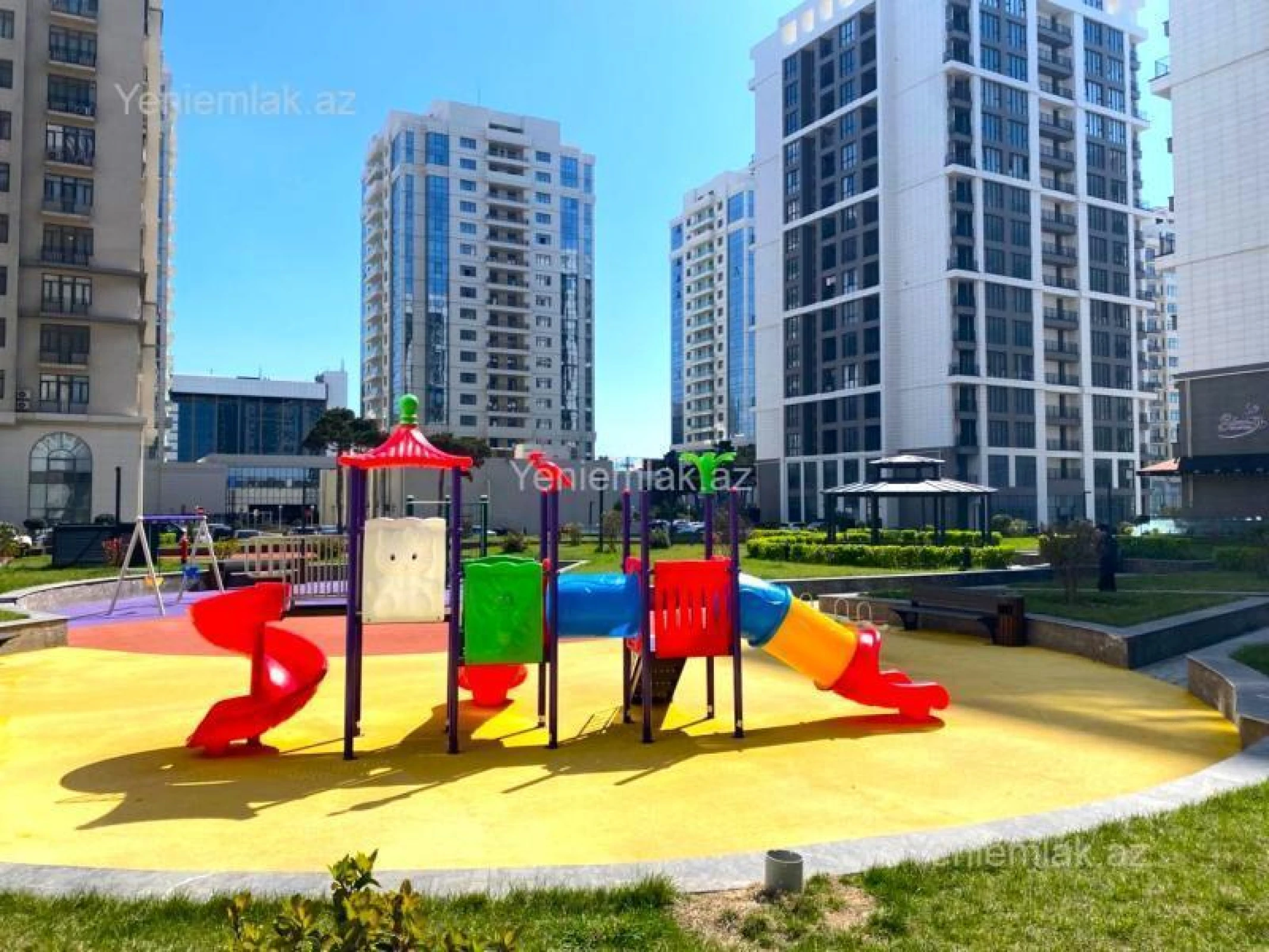 Satılır 2 otaqlı yeni tikili 72 m²