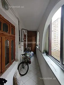 Satılır 5 otaqlı köhnə tikili 130 m²