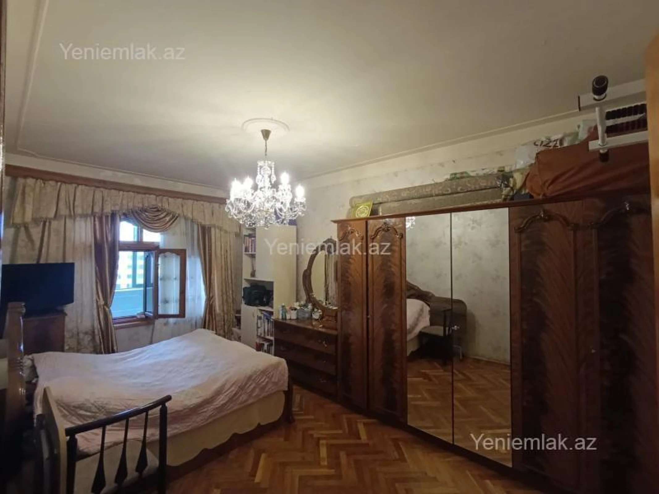 Satılır 5 otaqlı köhnə tikili 130 m²