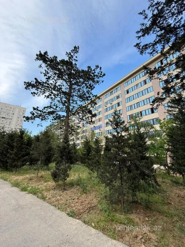 Satılır 5 otaqlı köhnə tikili 130 m²