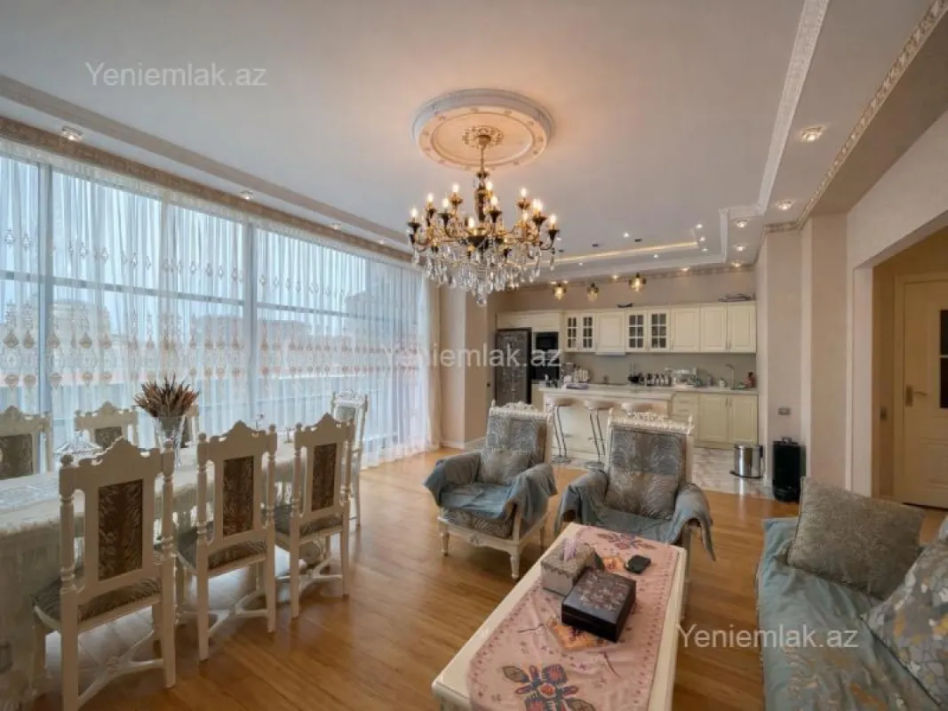 Satılır 3 otaqlı yeni tikili 185 m²