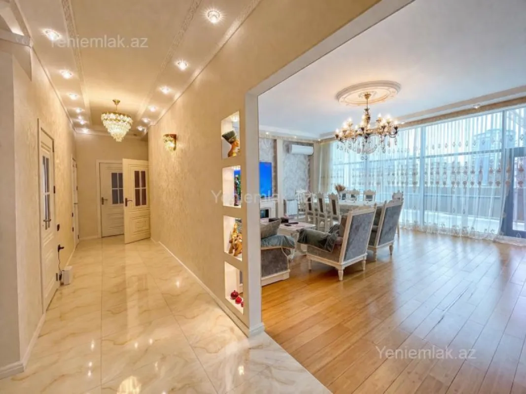 Satılır 3 otaqlı yeni tikili 185 m²