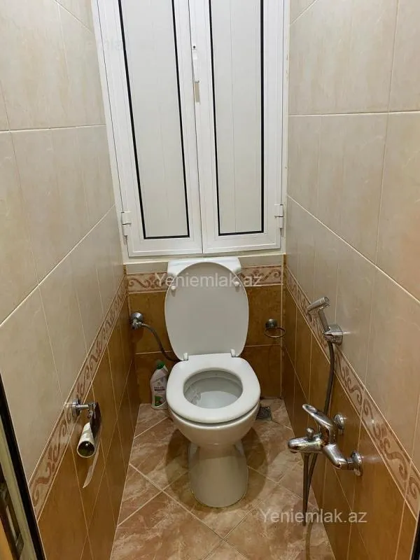 Satılır 4 otaqlı köhnə tikili 105 m²