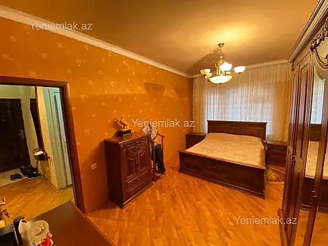 Satılır 4 otaqlı köhnə tikili 105 m²