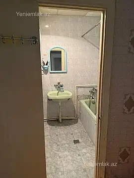 Satılır 3 otaqlı köhnə tikili 80 m²