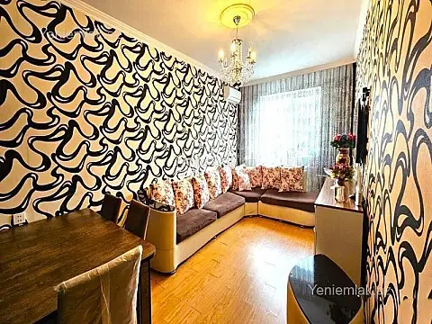 Satılır 2 otaqlı köhnə tikili 70 m²