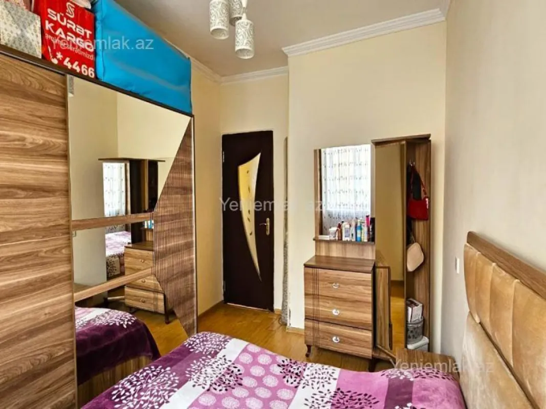 Satılır 2 otaqlı köhnə tikili 70 m²