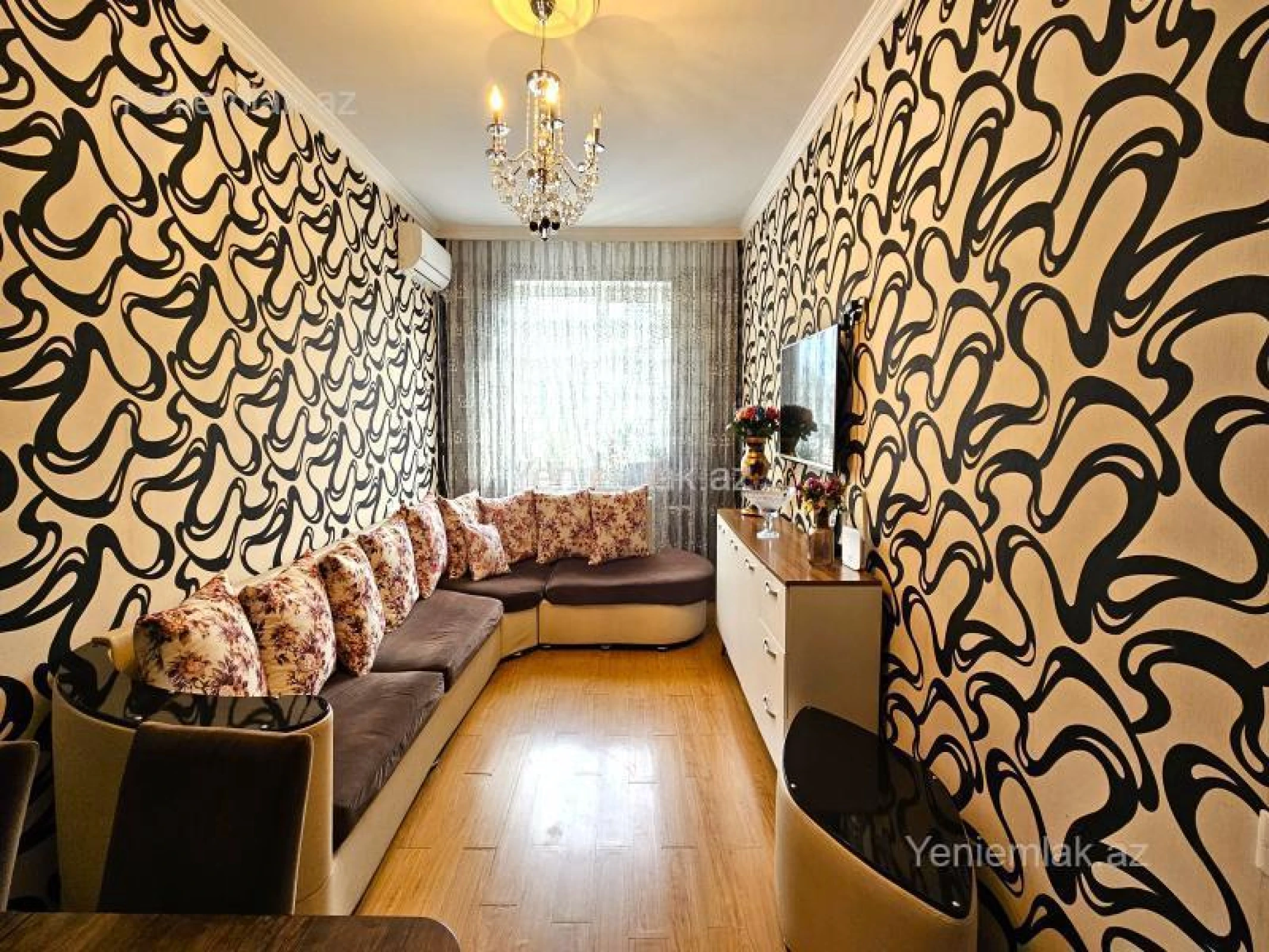 Satılır 2 otaqlı köhnə tikili 70 m²