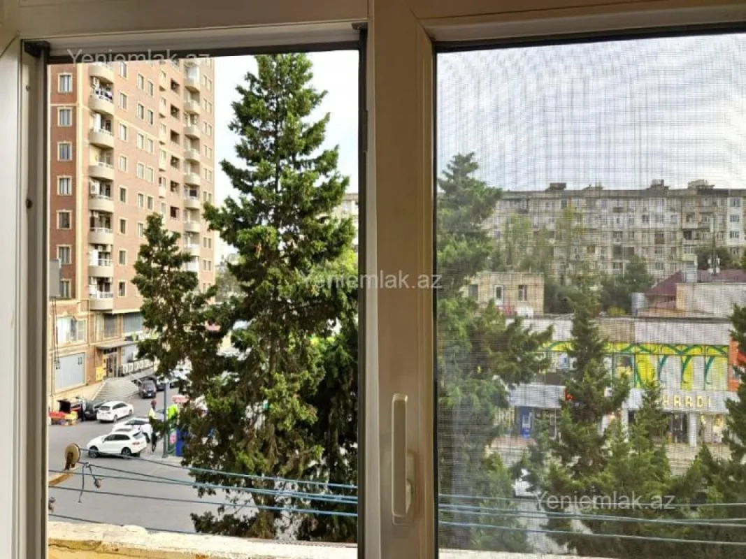 Satılır 2 otaqlı köhnə tikili 70 m²