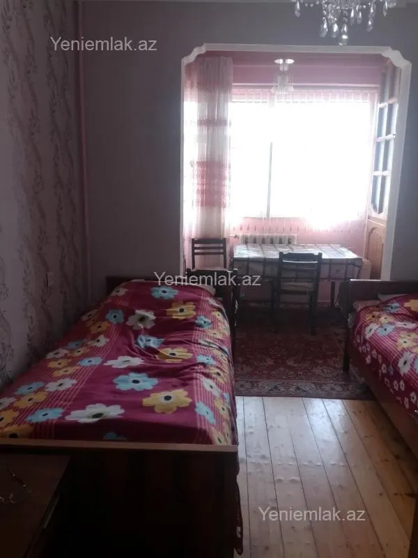 Satılır 3 otaqlı köhnə tikili 85 m²