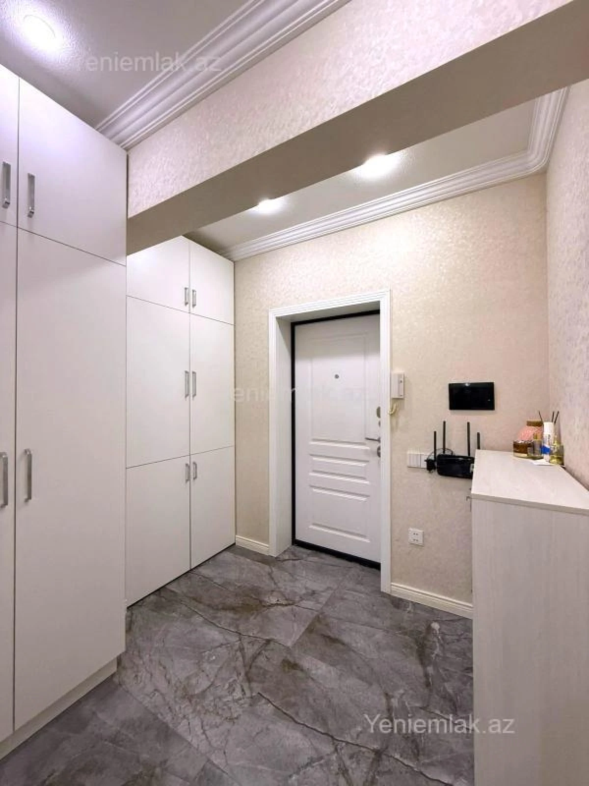 Satılır 2 otaqlı yeni tikili 70 m²