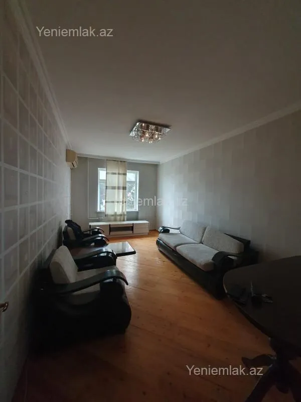 Satılır 5 otaqlı köhnə tikili 120 m²
