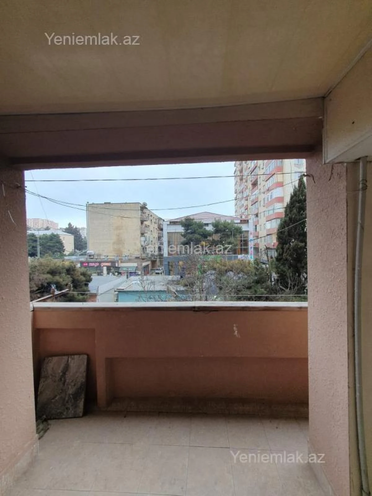 Satılır 5 otaqlı köhnə tikili 120 m²