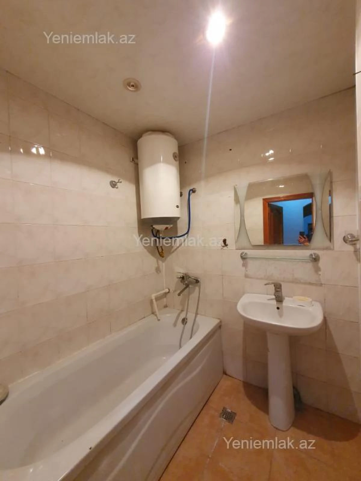 Satılır 5 otaqlı köhnə tikili 120 m²