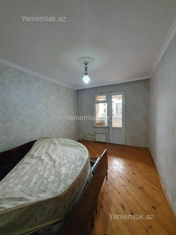 Satılır 5 otaqlı köhnə tikili 120 m²