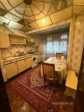 Satılır 4 otaqlı köhnə tikili 120 m²