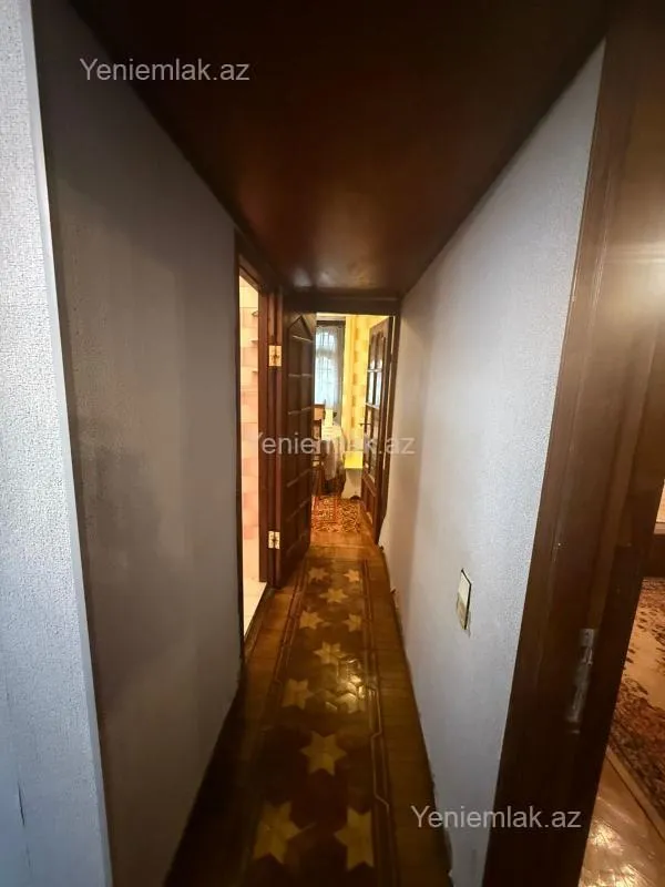 Satılır 4 otaqlı köhnə tikili 120 m²