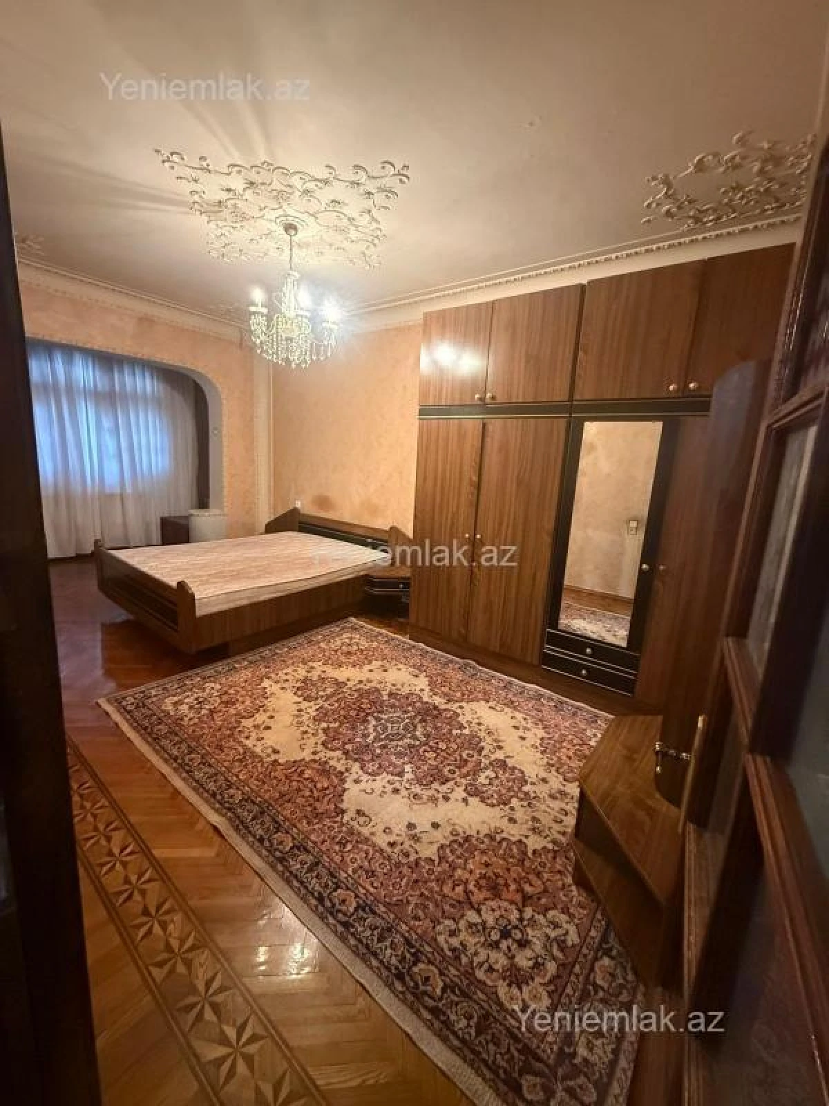 Satılır 4 otaqlı köhnə tikili 120 m²