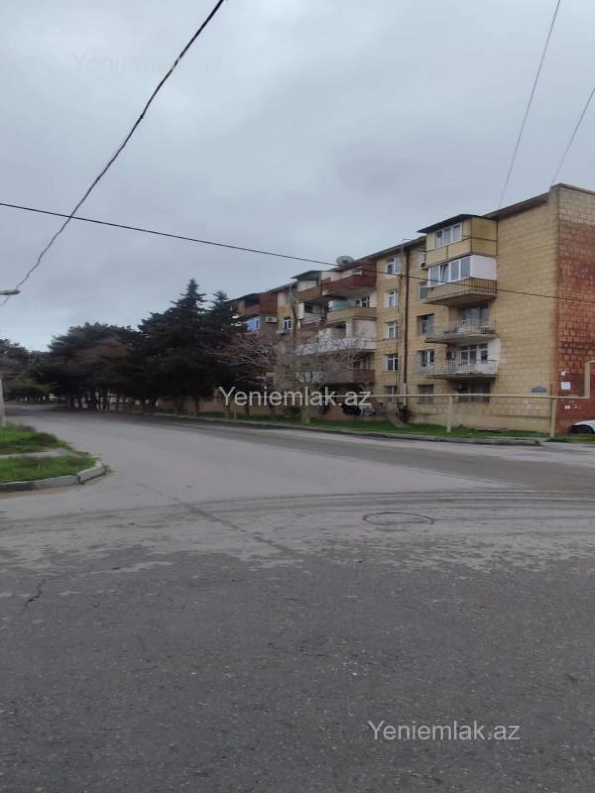 Satılır 2 otaqlı köhnə tikili 55 m²