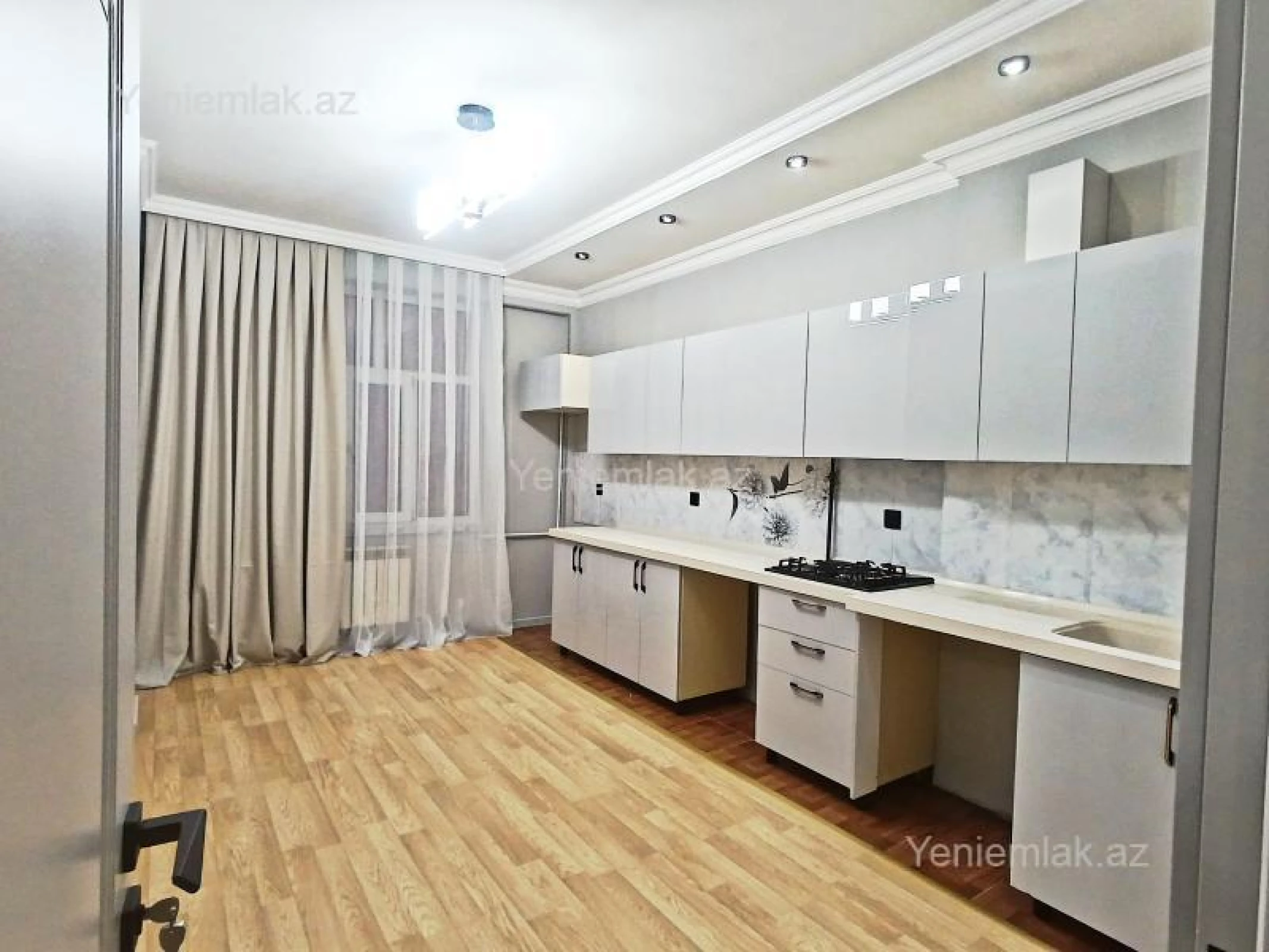 Satılır 2 otaqlı yeni tikili 100 m²