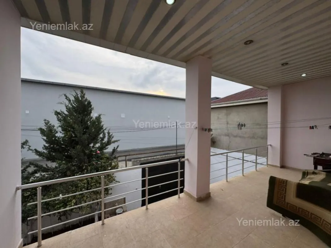 Satılır 7 otaqlı həyət evi 240 m²