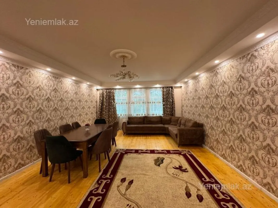 Satılır 7 otaqlı həyət evi 240 m²