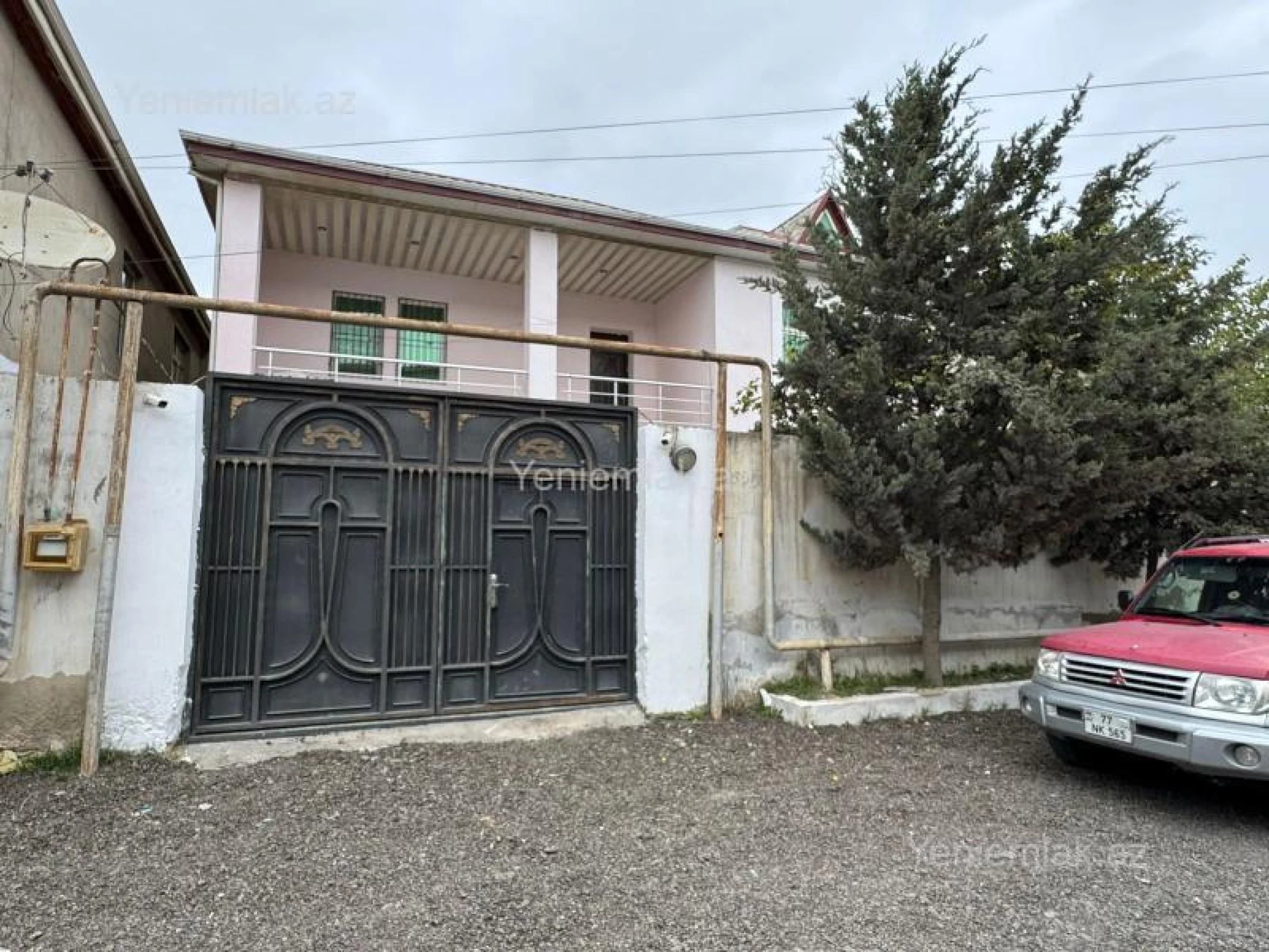 Satılır 7 otaqlı həyət evi 240 m²