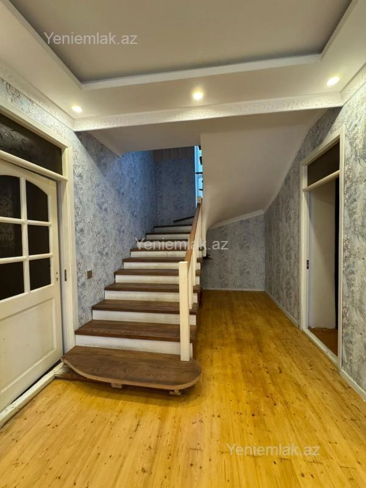 Satılır 7 otaqlı həyət evi 240 m²