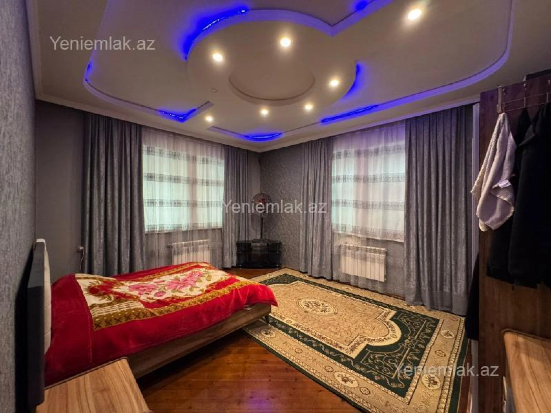 Satılır 7 otaqlı həyət evi 240 m²