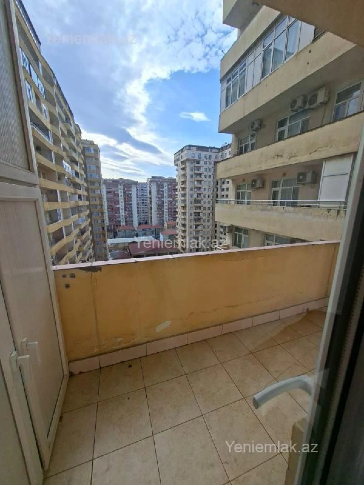 Satılır 2 otaqlı yeni tikili 70 m²