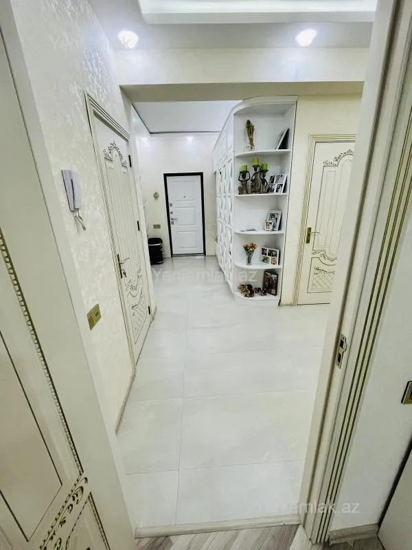 Satılır 2 otaqlı yeni tikili 110 m²