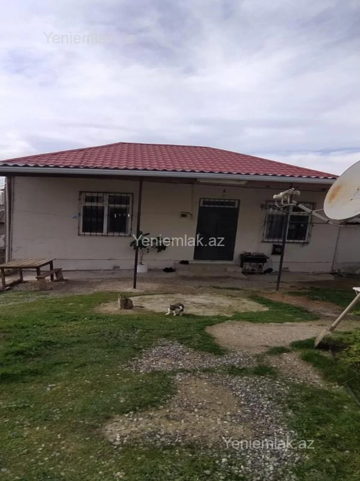 Satılır 3 otaqlı həyət evi 65 m²