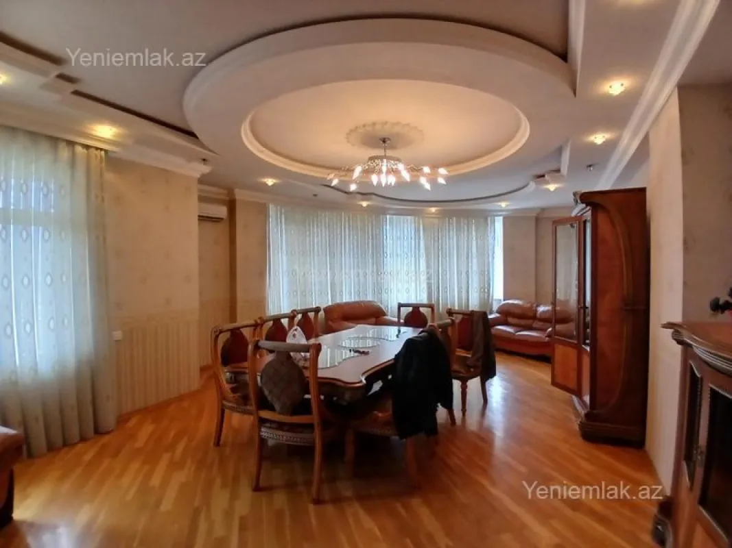 Satılır 3 otaqlı yeni tikili 133 m²