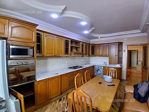 Satılır 3 otaqlı yeni tikili 133 m²