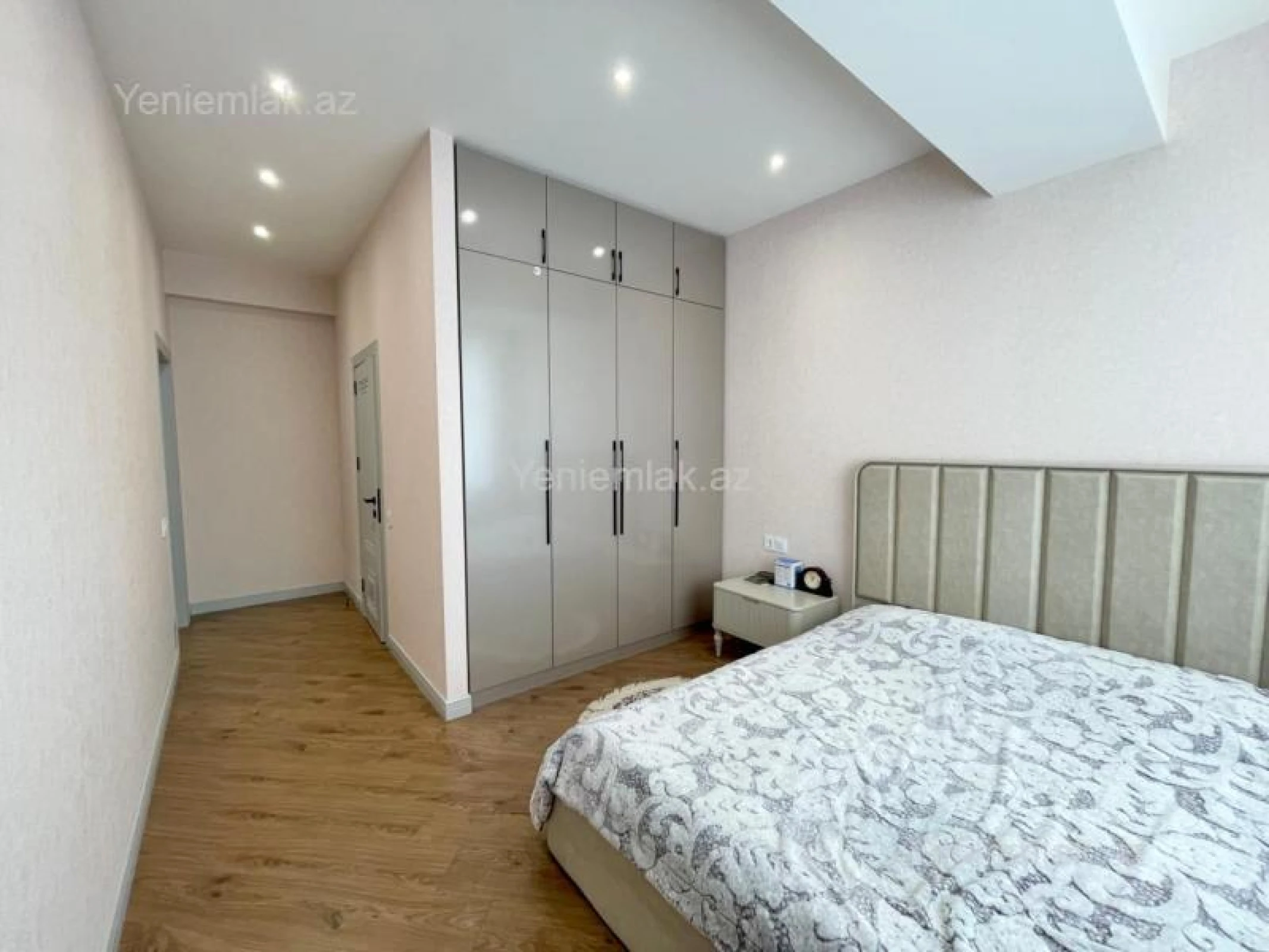 Satılır 3 otaqlı yeni tikili 118 m²