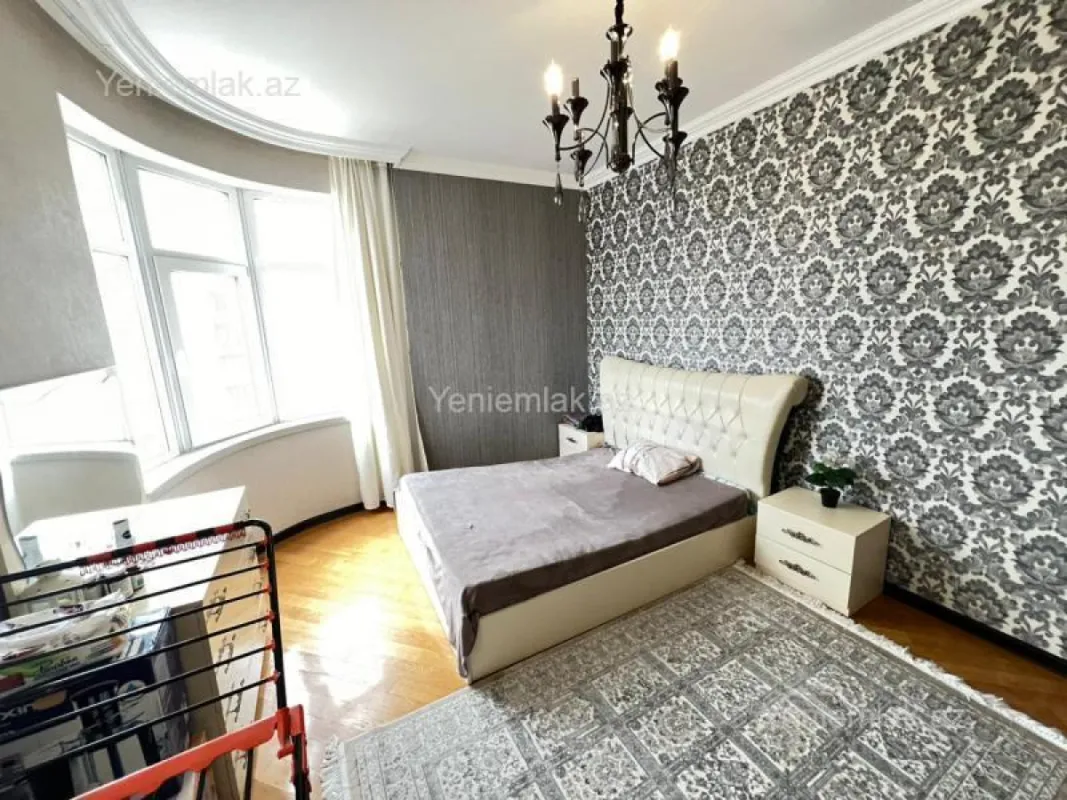 Satılır 3 otaqlı yeni tikili 150 m²