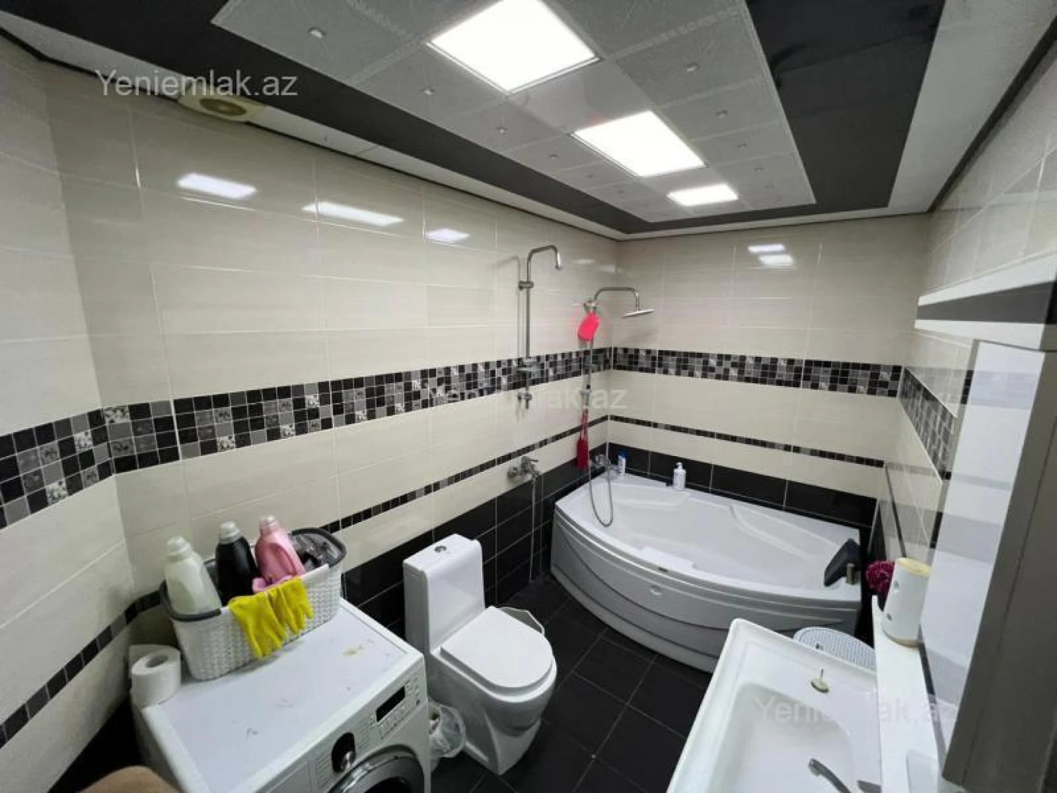 Satılır 3 otaqlı yeni tikili 150 m²