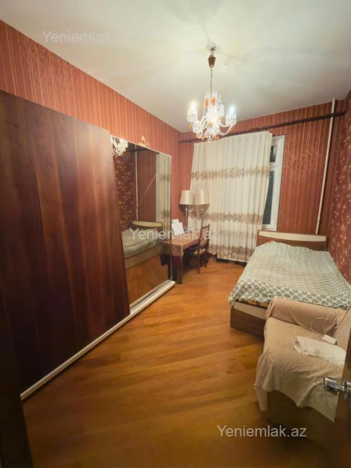 Satılır 3 otaqlı köhnə tikili 90 m²