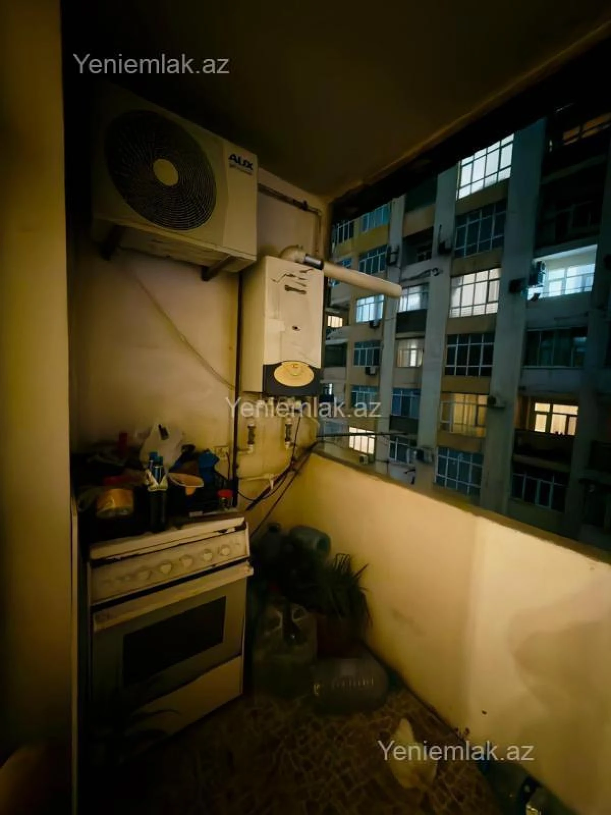 Satılır 3 otaqlı köhnə tikili 90 m²