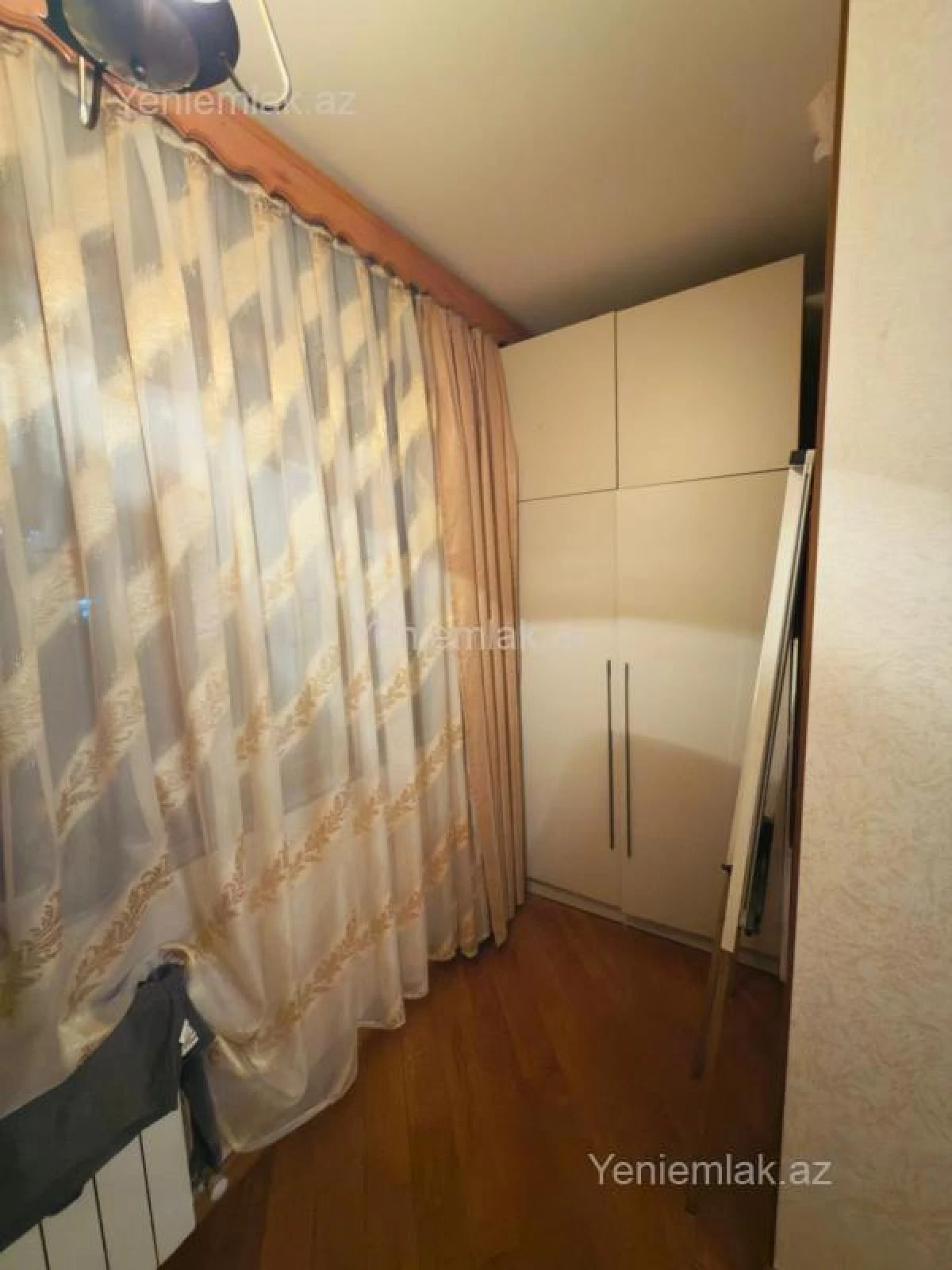 Satılır 3 otaqlı köhnə tikili 90 m²