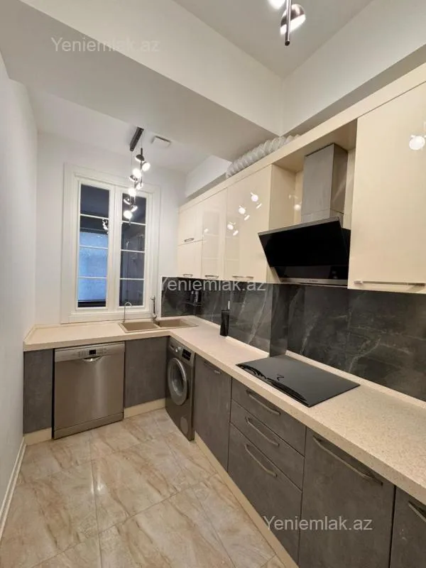 Satılır 3 otaqlı yeni tikili 95 m²