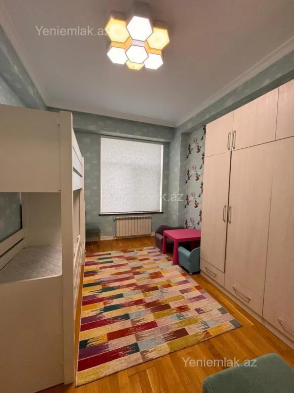 Satılır 3 otaqlı yeni tikili 95 m²
